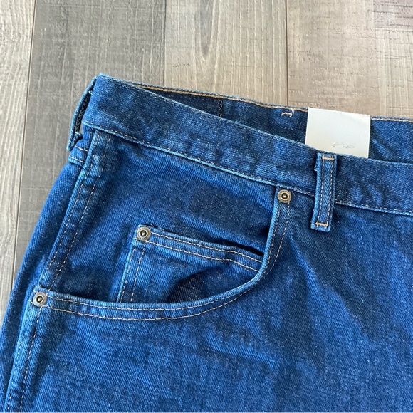 42x30 NWT Wrangler Blue Ridge Relaxed Fit Jeans 
# 35BRCAI
Blue - Picture 3 of 8